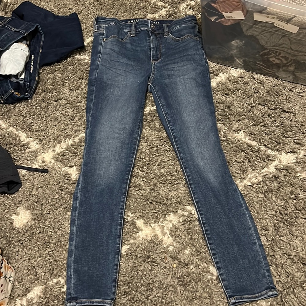 American Eagle size 8 short jeans